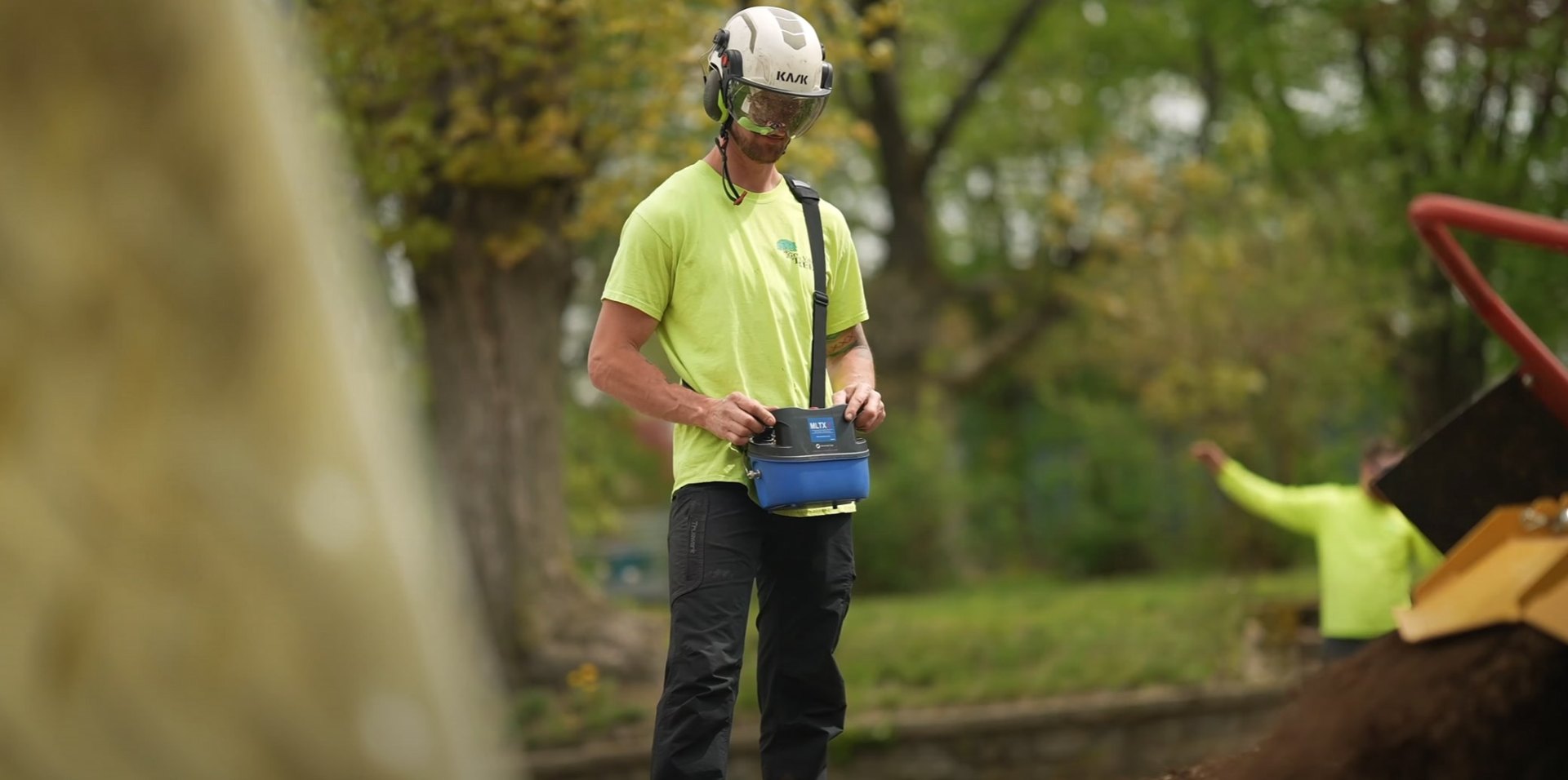 Certified Tree Care Specialist - Arlington Heights Tree Service Professional arborist using advanced equipment for safe tree maintenance in Arlington Heights